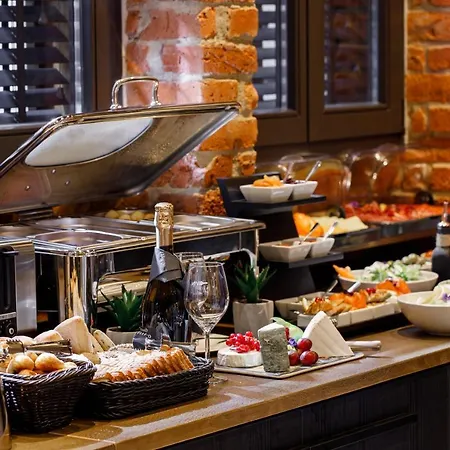 Hotel Schuster Boarding House 3*