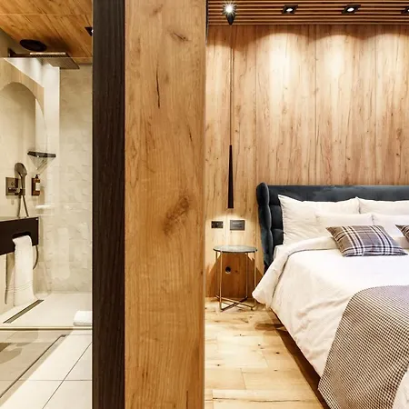 Schuster Boarding House Hotel 3*